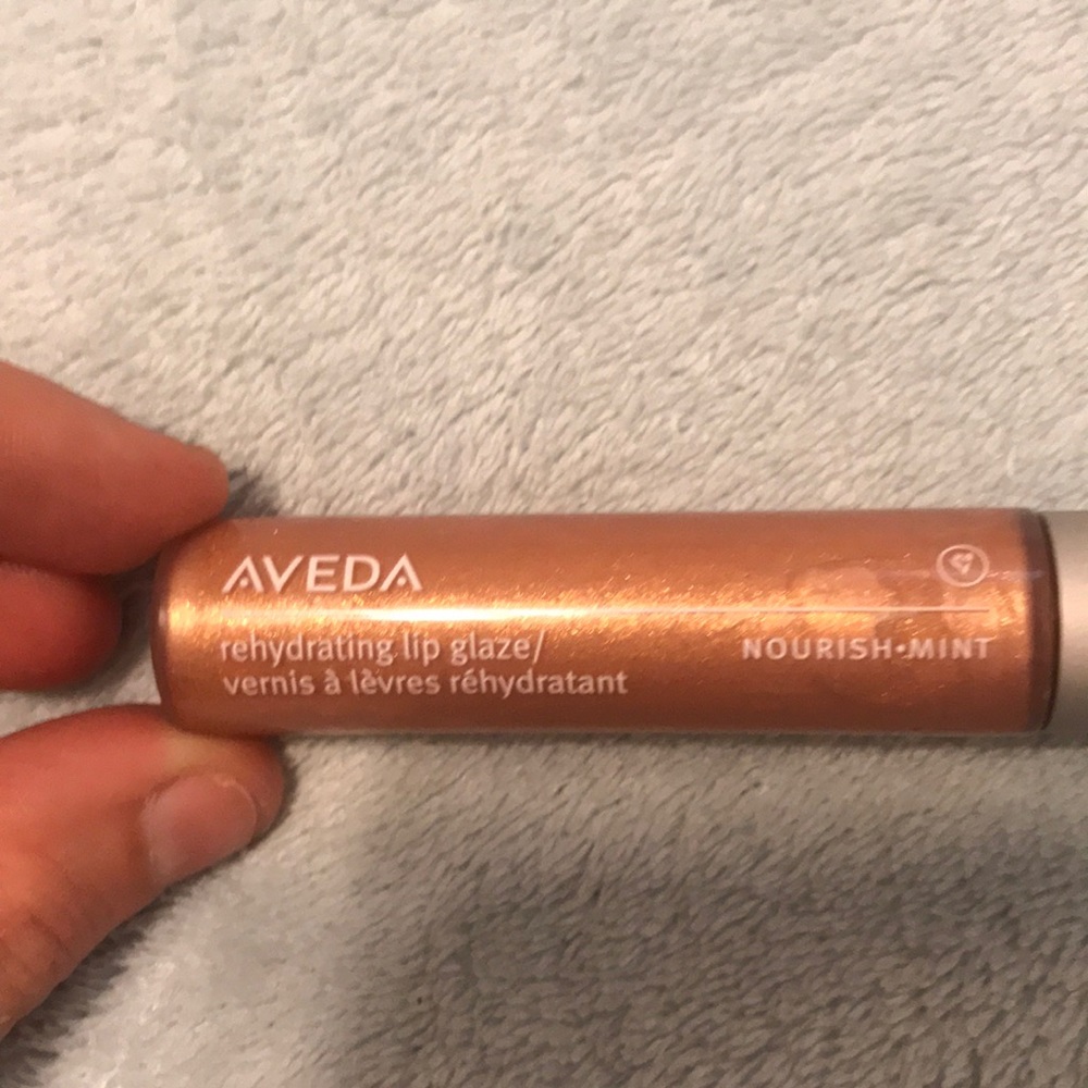 Aveda lip gloss
